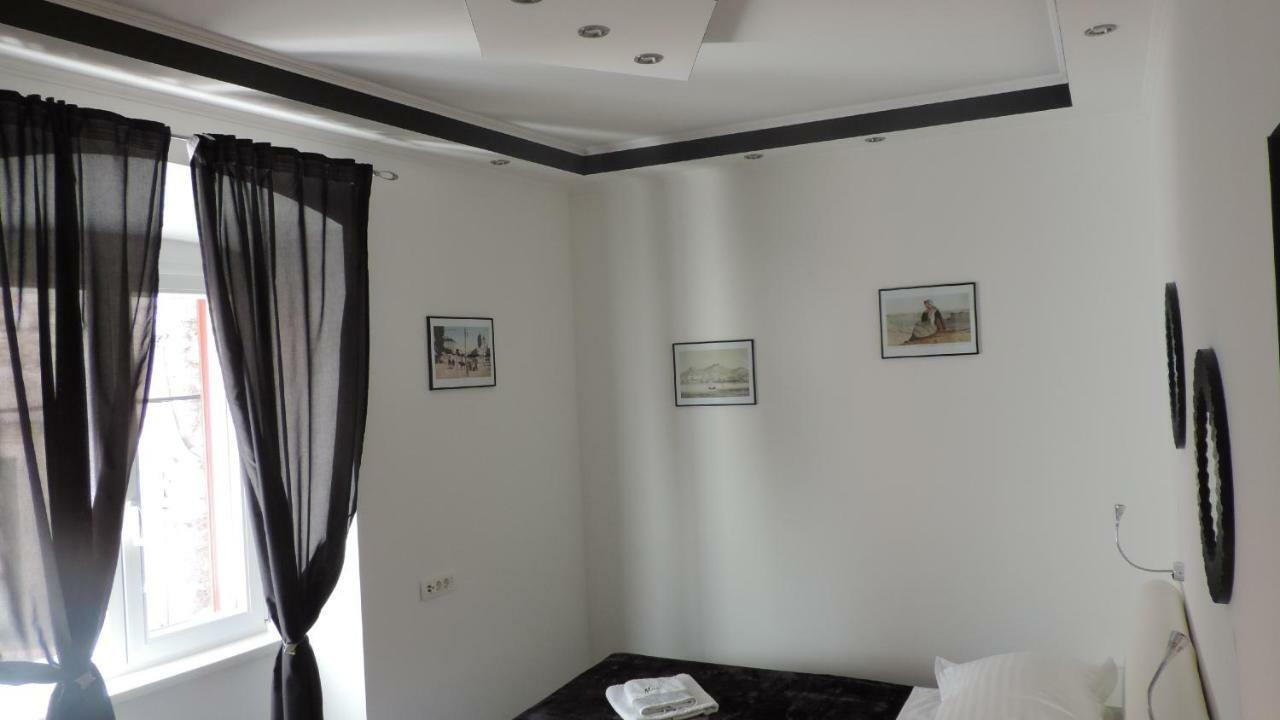 Apartment & Room Ivan 希贝尼克 外观 照片